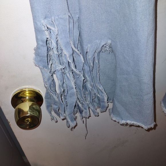 Light Wash Distressed Stretch Jeans NWOT PLUS SIZE - Picture 4 of 4